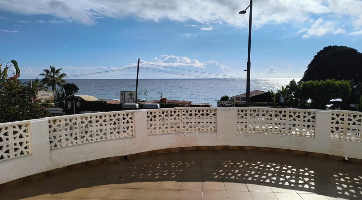 Two front-line villas with terraces and sea views on Mojácar Playa