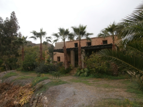 Rural cortijo property with 50 hectares of land near Turre, Almería